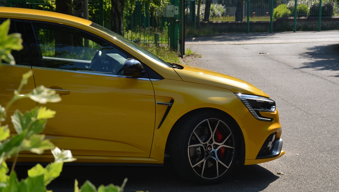 Megane 4 RS Trophy : La dernière Arme à sensation by Renault Sport